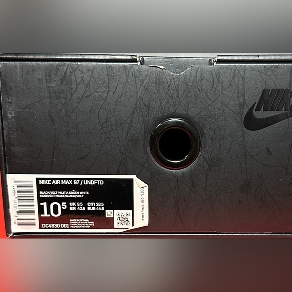 Size 10.5 - Nike Undefeated x Air Max 97 Black Volt - Picture 8 of 9